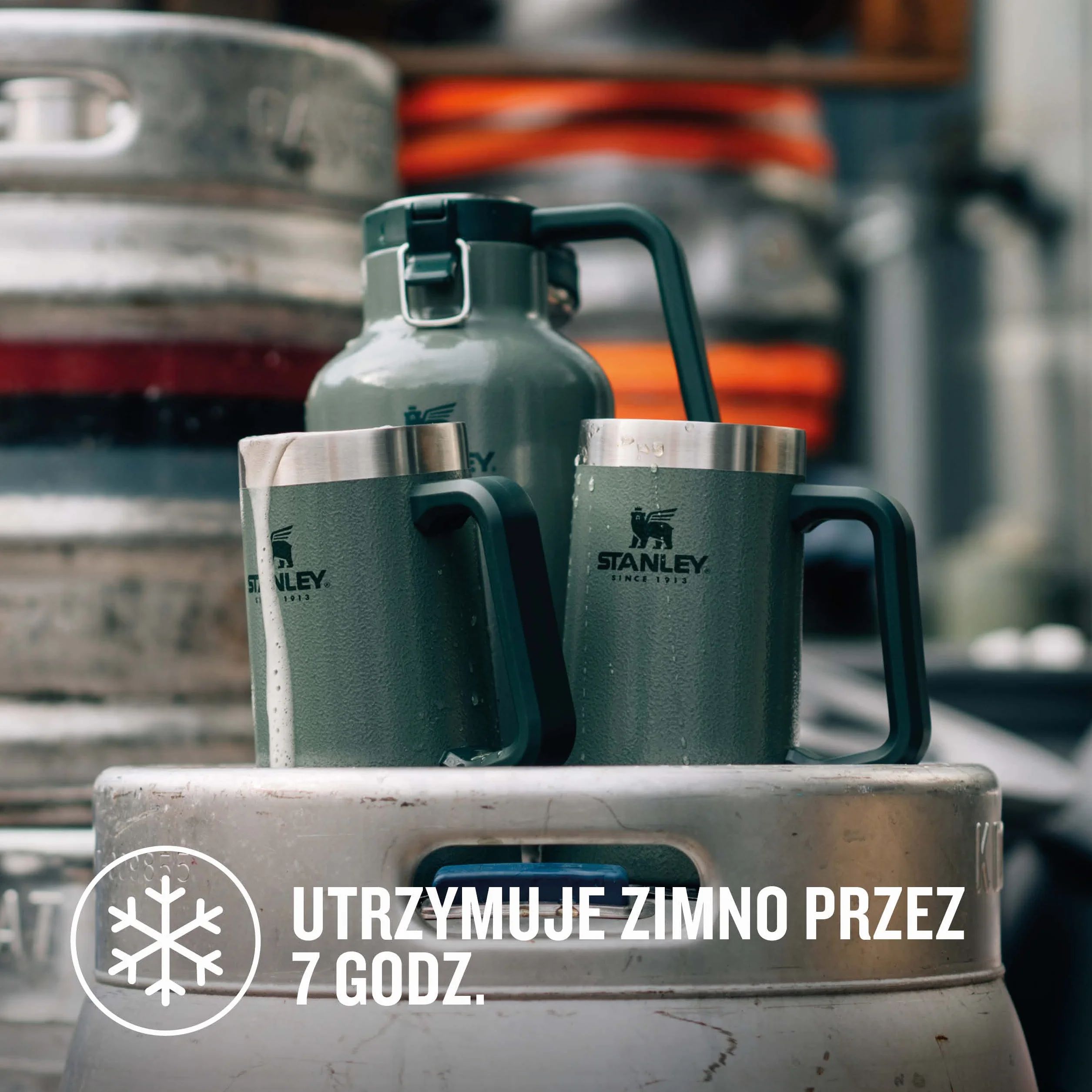 Stanley 1913 Adventure Vacuum Stein 0.7L Hammertone Green - Utrzymuje zimne piwo przez 7 godzin - Kufel do piwa ze Stali Nierdzewnej z pokrywką i uchwytem - Do Mycia w Zmywarce