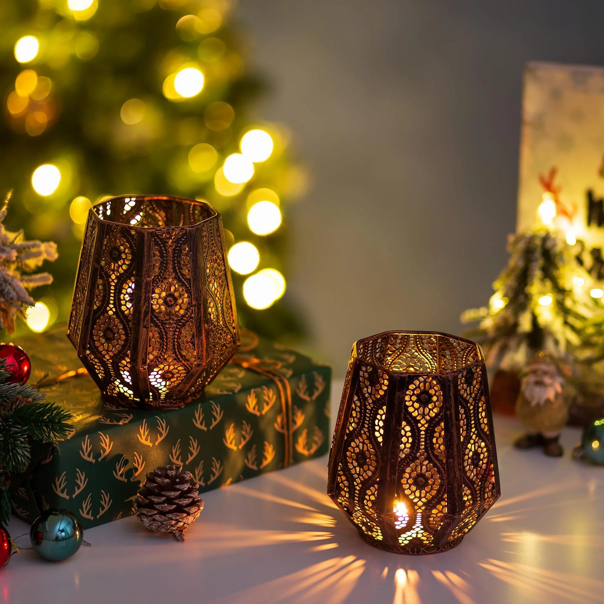 Romadedi Orientalna latarnia - zestaw 2 sztuki, brązowa, orientalny świecznik metalowy, dekoracja do świec stojących, świeczki typu tealight, świeczki do salonu, dekoracja stołu, łazienka, sypialnia