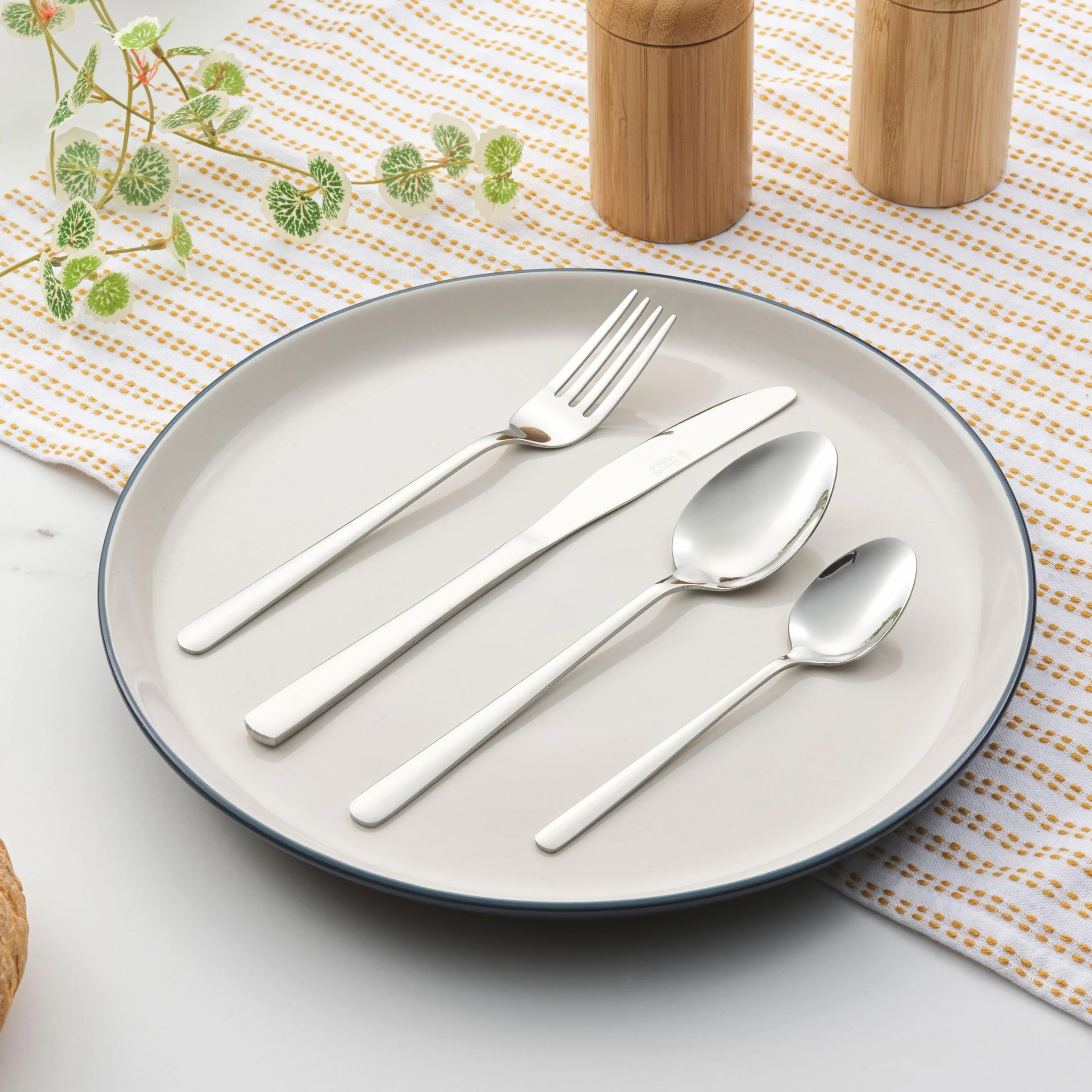 Russell Hobbs Deluxe Vienna 24-częściowy zestaw sztućców ze stali nierdzewnej