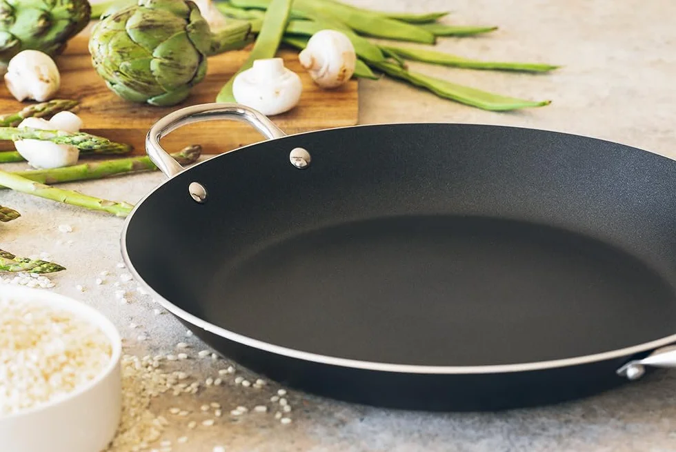 Monix Resistent Plus, Aluminiowa Patelnia do Paelli o Średnicy 38 cm, z Powłoką Nieprzywierającą, Nadaje Się do Wszystkich Rodzajów Kuchenek