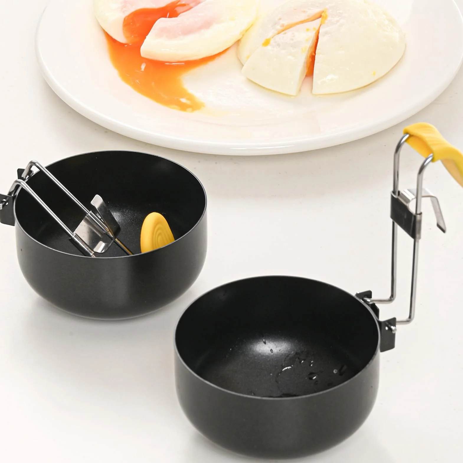 Egg Poachers, Foldable Eggs Cooker Cup, Nonstick Stainless Steel Folding, Heat Resistant Kitchen Accessory for Breakfast, Omelet, Lunch, Compact Cooking Tool, 8x10cm