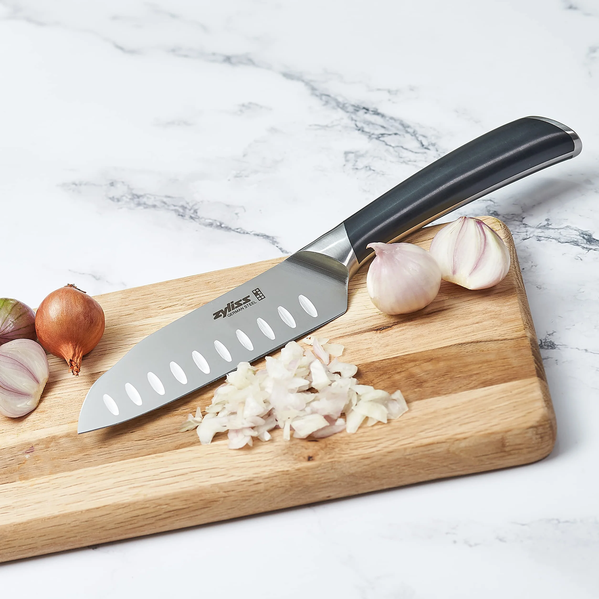 Zyliss Comfort Pro Mini nóż Santoku, kuty niemiecki nóż ze stali nierdzewnej, czarny uchwyt z podpórką na palce, nóż kuchenny