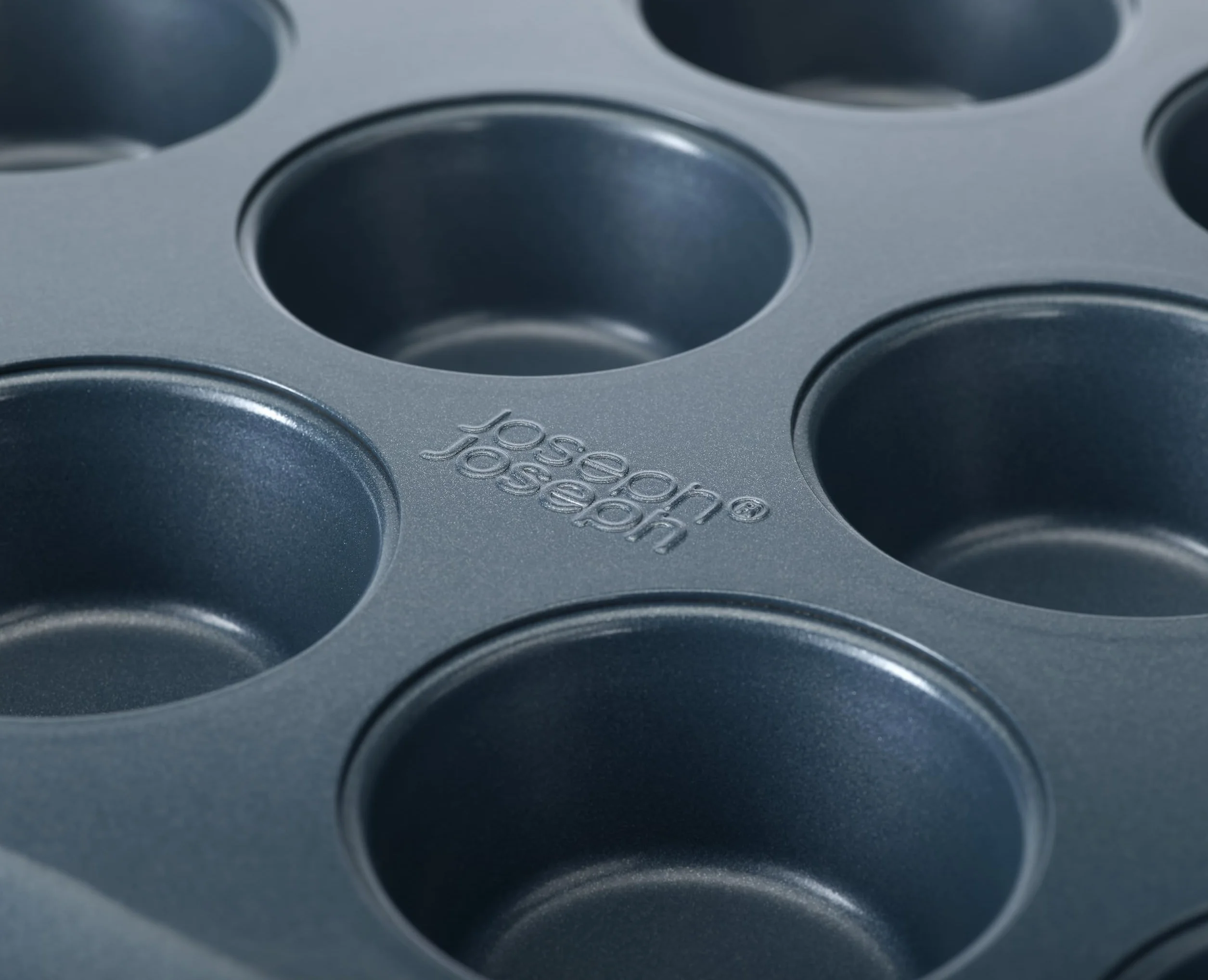 Joseph Joseph Nest Bake 12-Kubkowa Nieprzywierająca Taca do Muffinów Stal Węglowa
