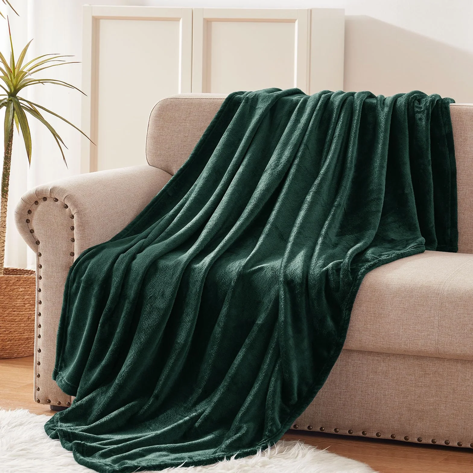 Forest Green Flannel Velvet Plush Throw Blanket