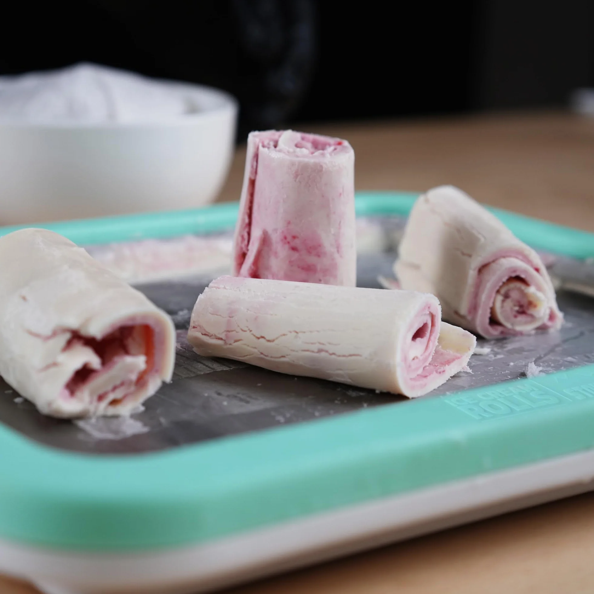 Różowy Ice Cream Rolls Maker Eisflat do Domowej Roboty
