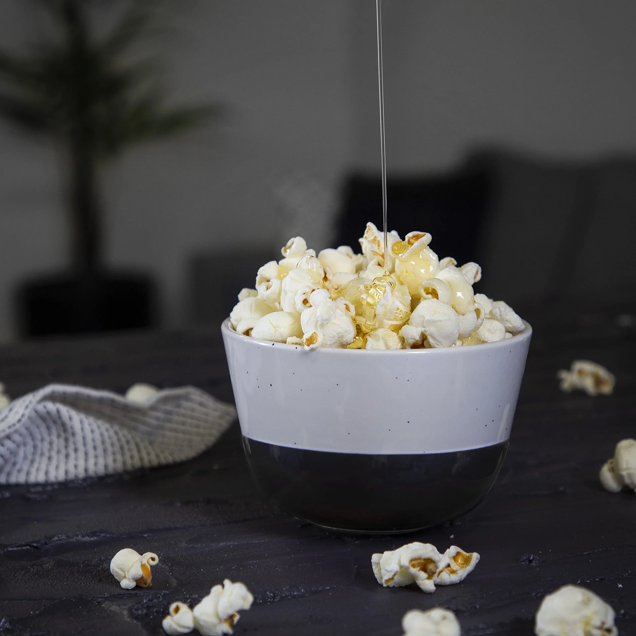 Princess maszyna do popcornu - pyszna przekąska bez użycia oleju - miarka w zestawie - popcorn gotowy w 3 minuty - możliwość bieżącego uzupełniania ziarna - moc 1100 W - 292986