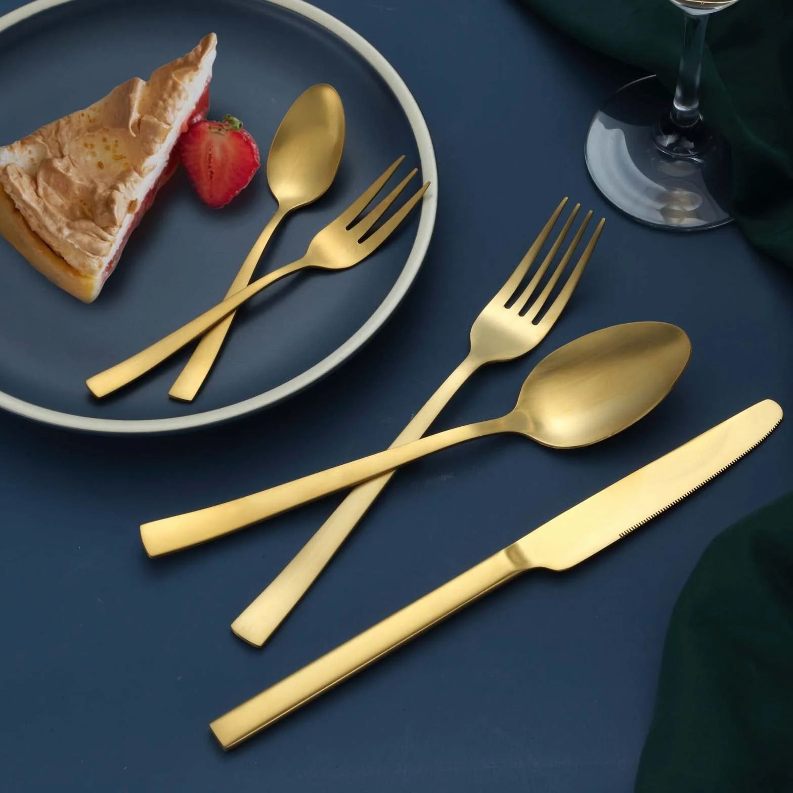 hunnycook sztućce złote, zestaw sztućców dla 6 osób, 30-częściowy zestaw sztućców ze stali nierdzewnej, matowe, do domu, kuchni, restauracji, zestaw sztućców z widelcami, łyżkami, nożami, polerowane