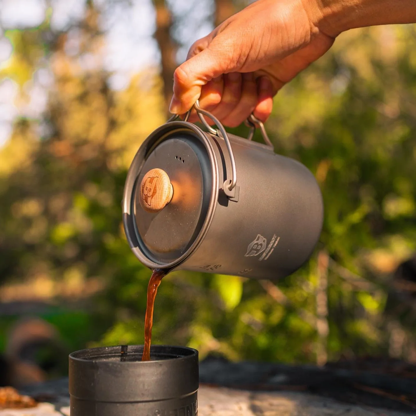 Bestargot Kemping French Press Ekspres do kawy z tłokiem 750 ml, tytanowy ekspres do kawy kempingowej do kawy lub herbaty, ultralekki kubek popote Bivouac, lekki i przenośny 188g