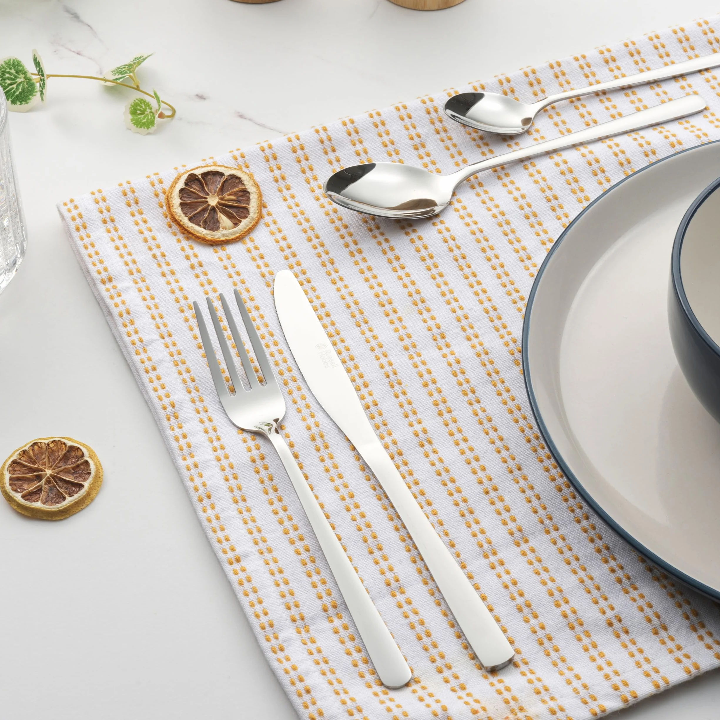 Russell Hobbs Deluxe Vienna 24-częściowy zestaw sztućców ze stali nierdzewnej