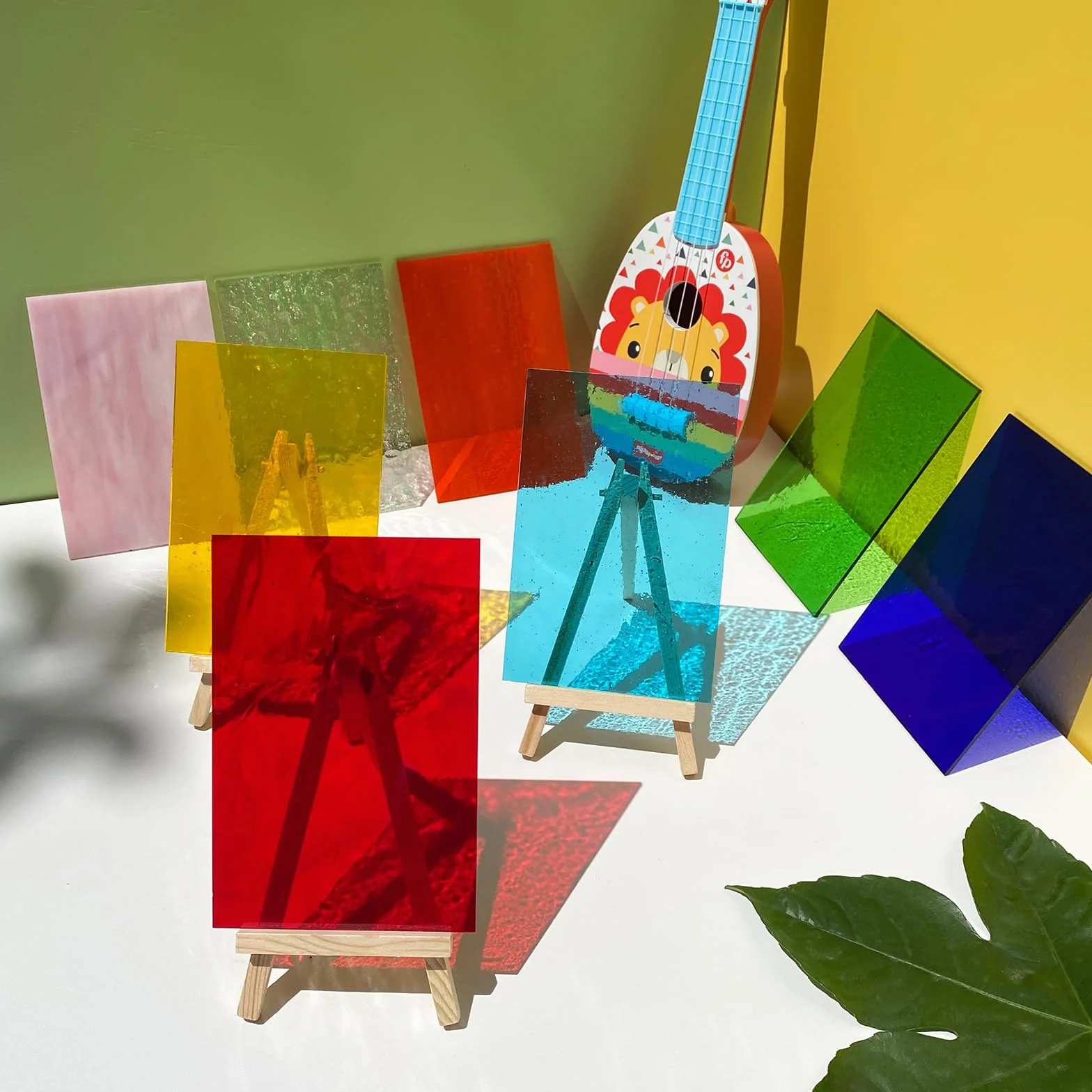 ILLUCKAI 12 arkuszy tęczowego przezroczystego witrażu, 10 x 15 cm, materiały witrażowe, opalizujące szkło artystyczne do projektów witrażowych i tworzenia mozaiki
