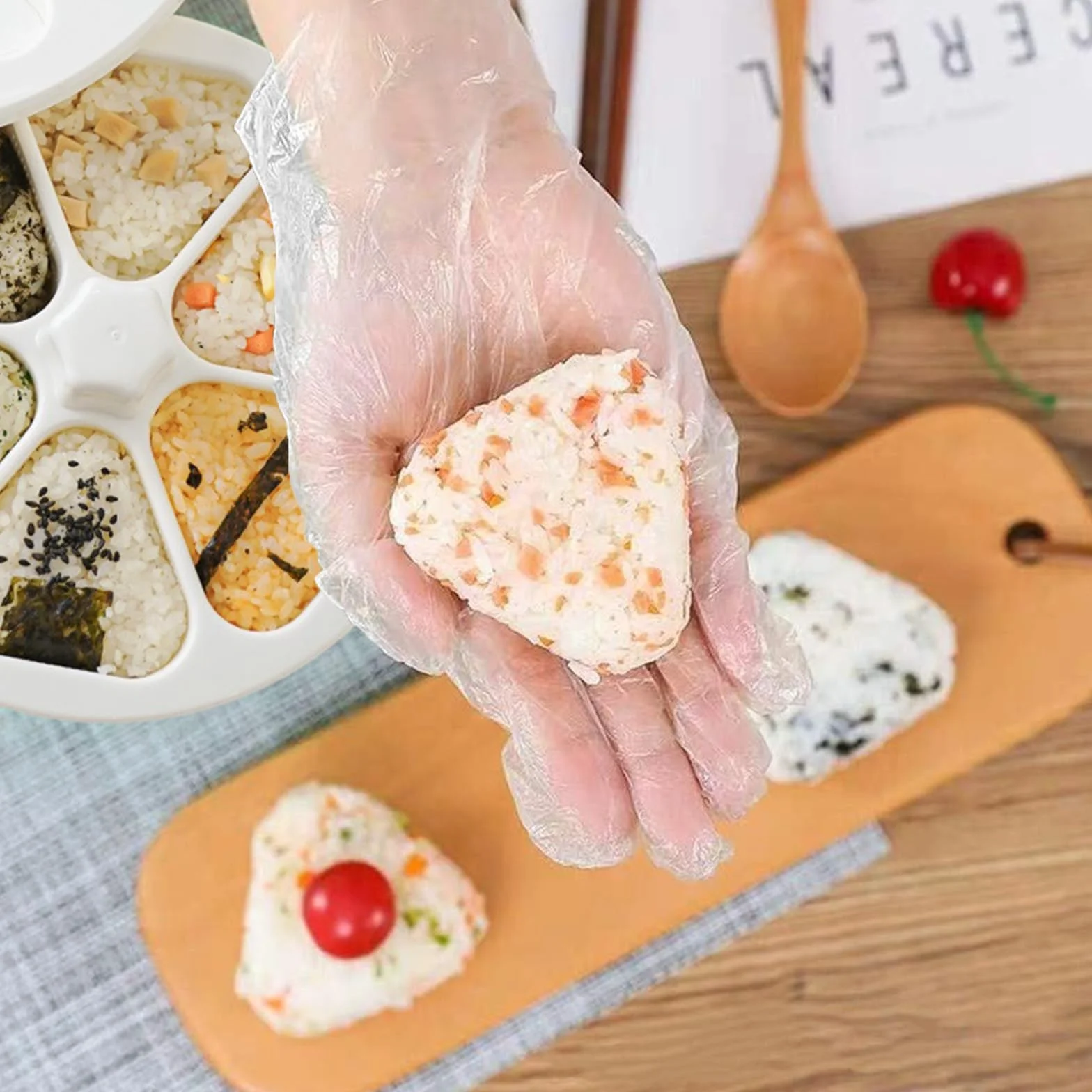 DabbOo Foremka trójkątna duża Onigiri 6 w 1 do pieczenia