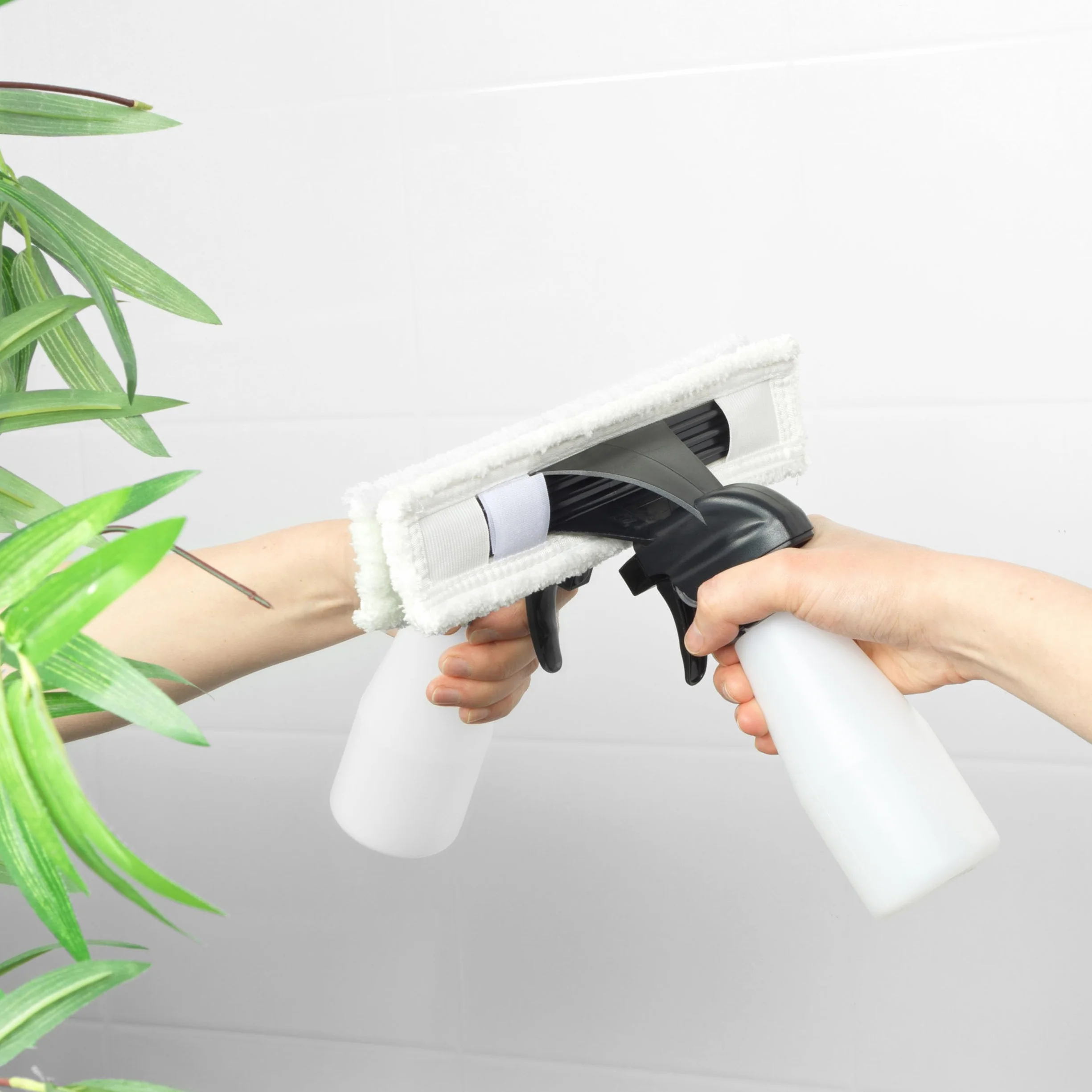 Beldray Window Vac Plus+ Odkurzacz do okien bezprzewodowy – 30 min pracy, wyjmowany zbiornik 100 ml, lekki 20W, 3,7V Li-Ion, dołączona butelka ze spryskiwaczem i ściereczka