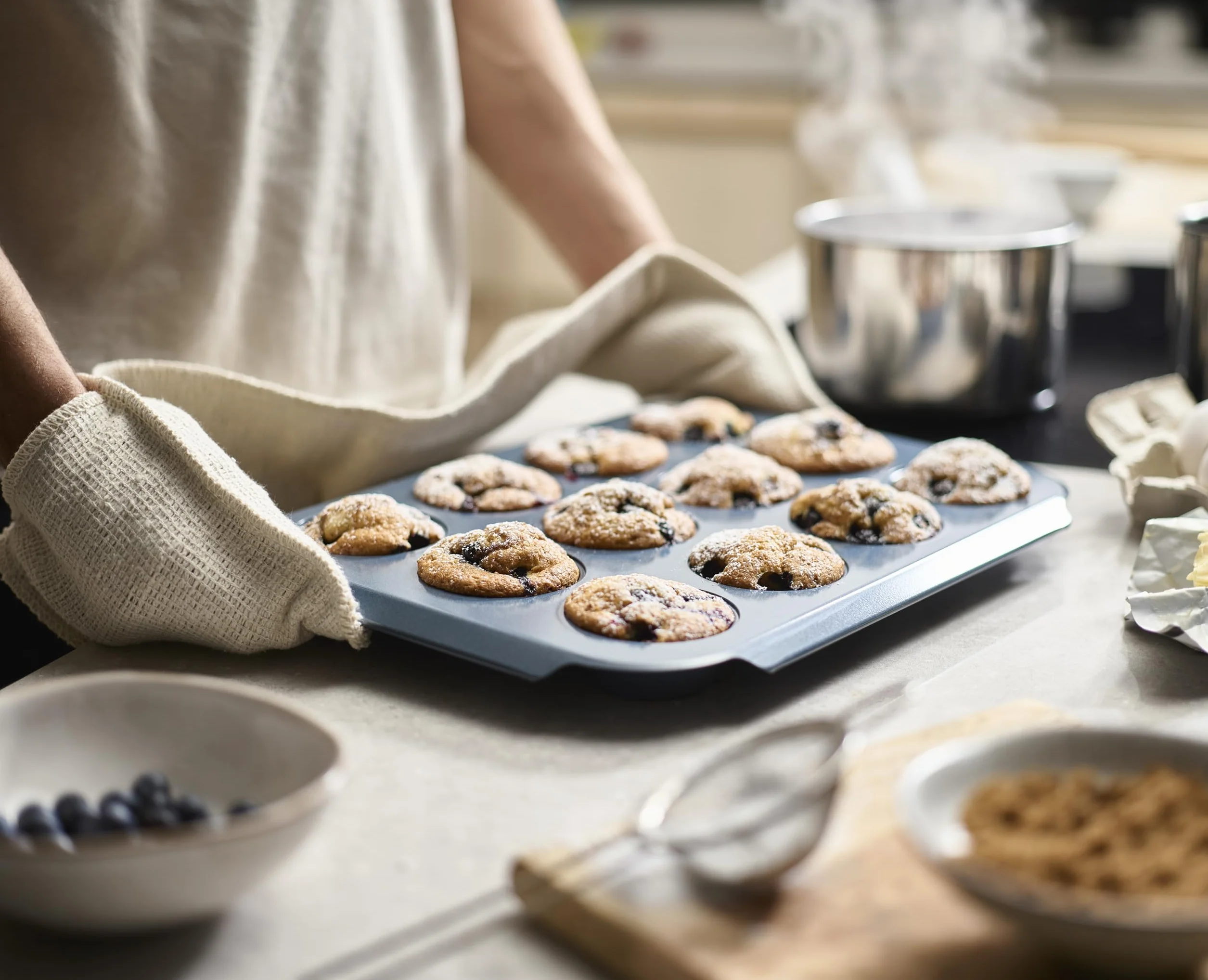 Joseph Joseph Nest Bake 12-Kubkowa Nieprzywierająca Taca do Muffinów Stal Węglowa