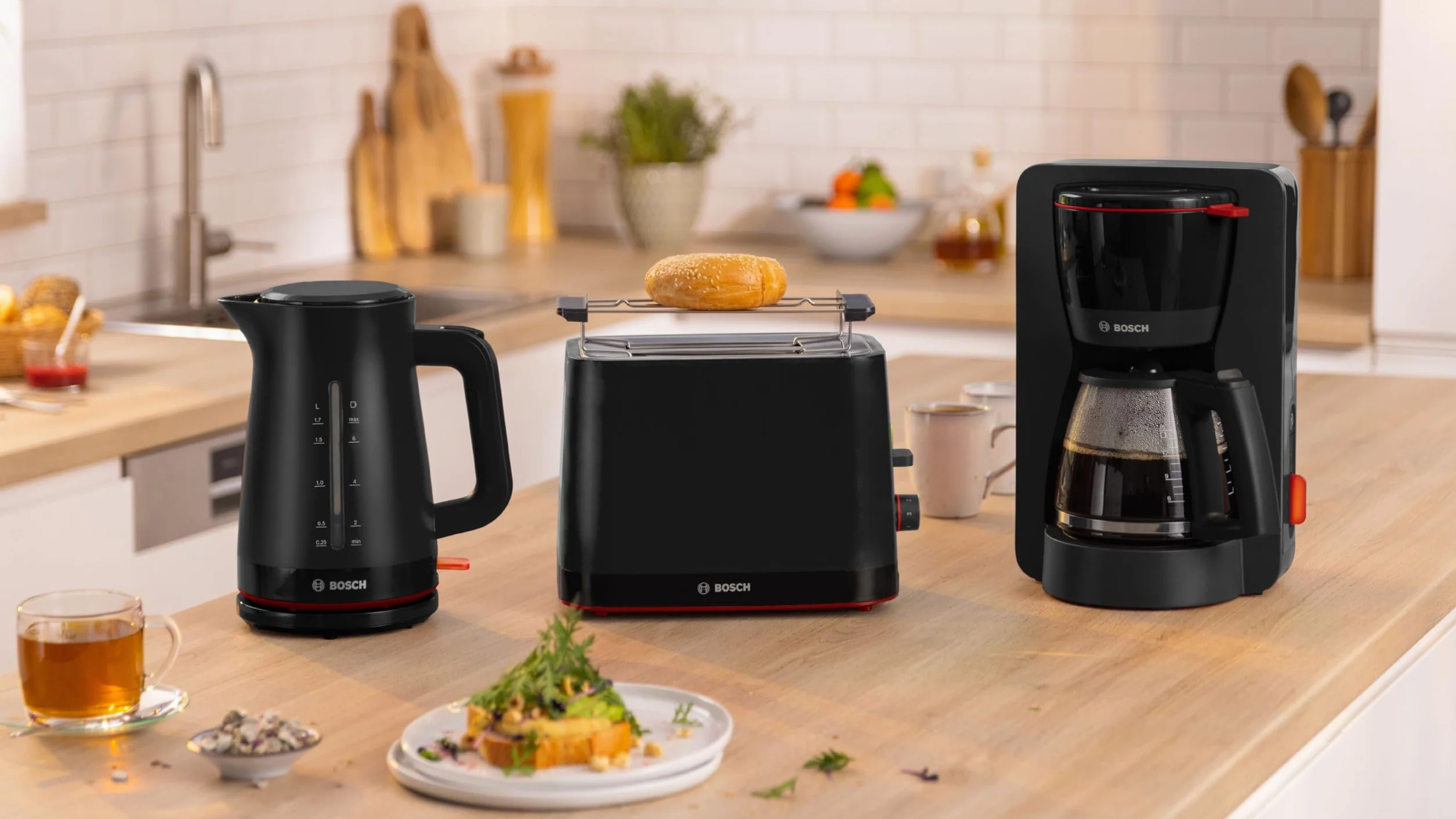 Bosch MyMoment TWK3M123 bezprzewodowy czajnik elektryczny 1,7 l