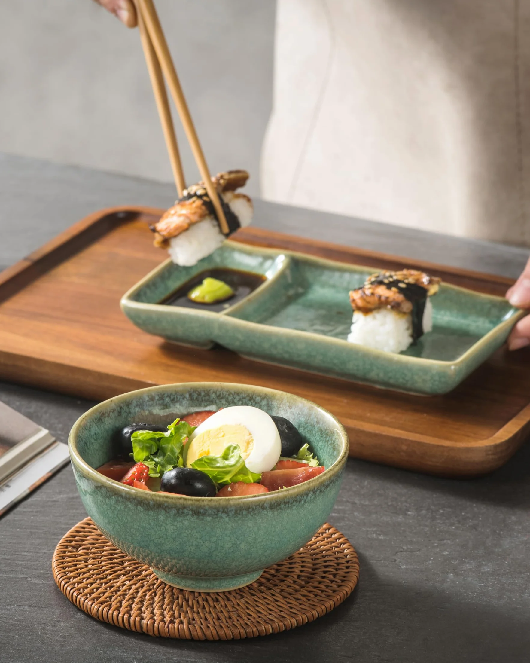 HENXFEN LEAD Zestaw naczyń do sushi, japońskie naczynia do zupy Miso, Maki, sushi ryż z 2 talerzami, miseczkami, pałeczkami, błyszcząco-zielony
