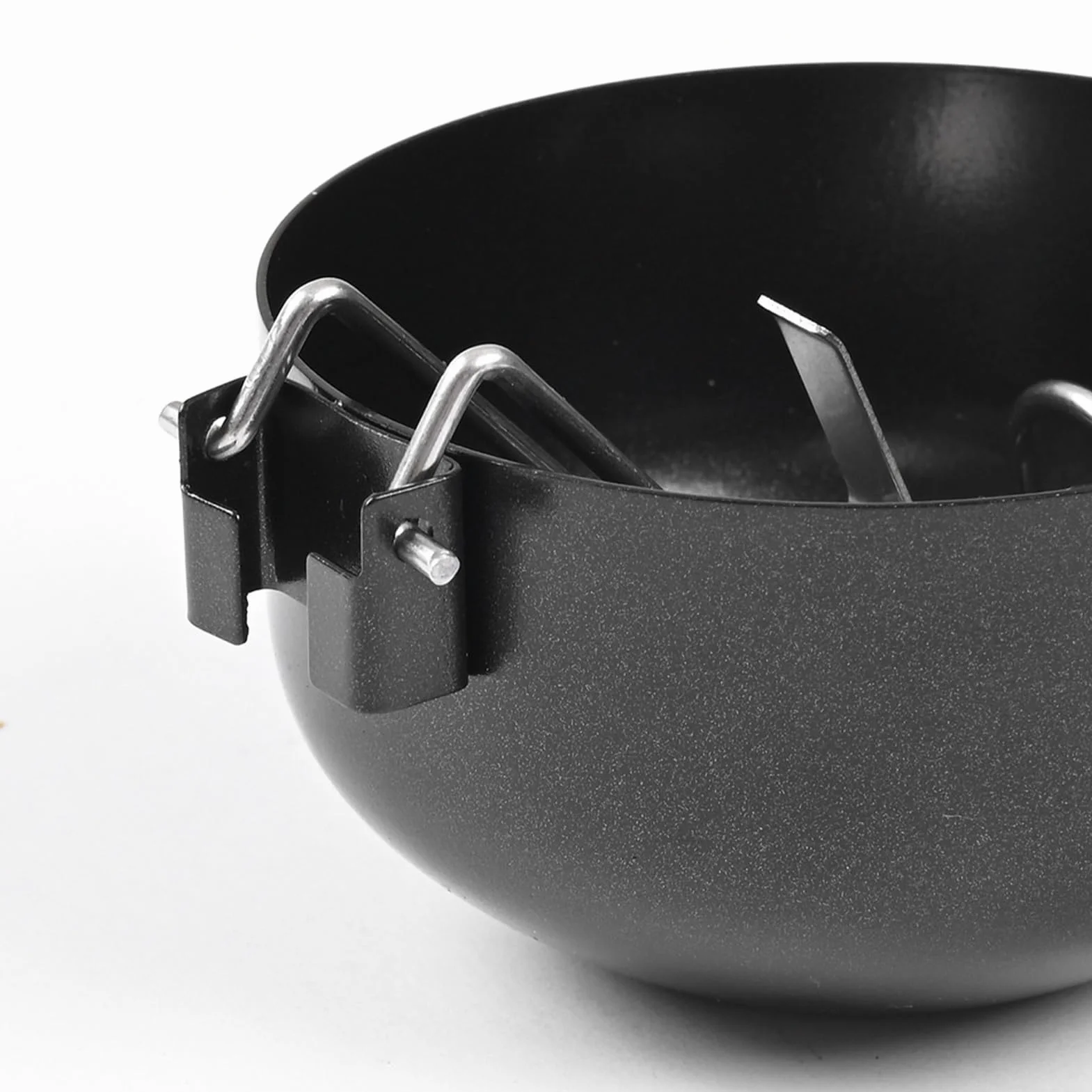 Egg Poachers, Foldable Eggs Cooker Cup, Nonstick Stainless Steel Folding, Heat Resistant Kitchen Accessory for Breakfast, Omelet, Lunch, Compact Cooking Tool, 8x10cm