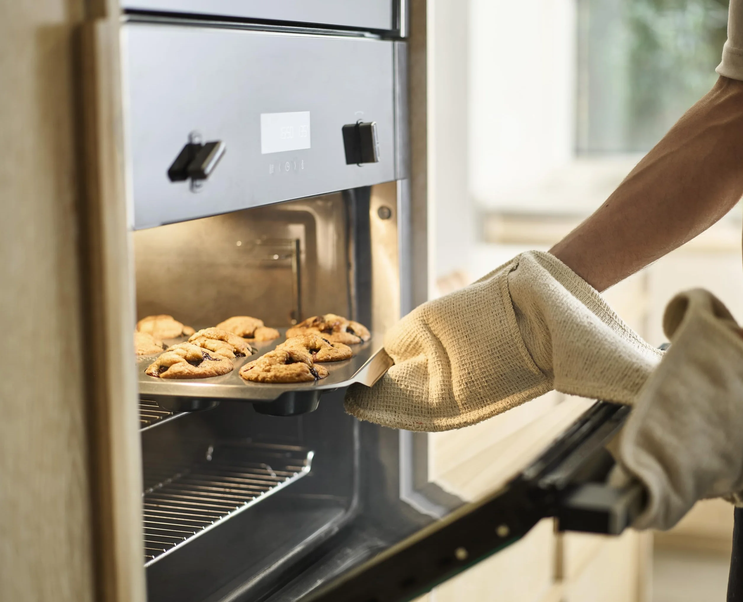 Joseph Joseph Nest Bake 12-Kubkowa Nieprzywierająca Taca do Muffinów Stal Węglowa