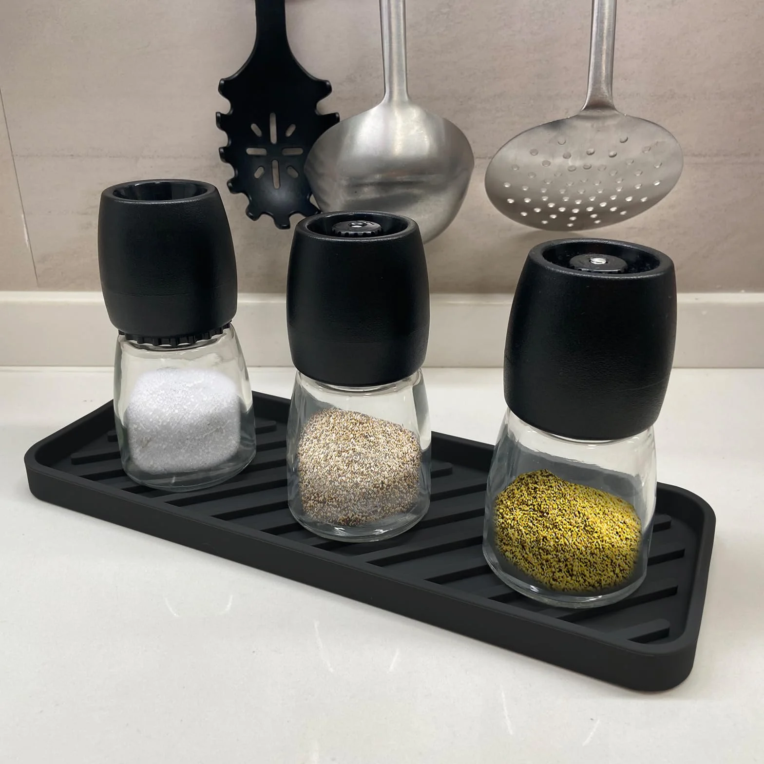 Silikonowy Organizator na Gąbkę - 30 x 11 cm, dla Kuchni i Łazienki, dla Gąbki, Szczotki, Mydło, Maty do Ociekania, Nadaje Się do Mycia w Zmywarce (Czarny, 1 Sztuka)