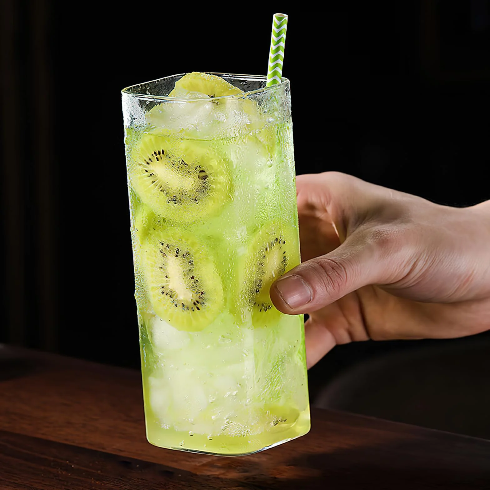 4 przezroczyste szklanki do napojów 400 ml, cienkie kwadratowe szklanki do longdrinków, eleganckie szklanki barowe na wodę, sok, piwo, napoje, koktajle, drinki, imprezę, nowoczesne wzornictwo