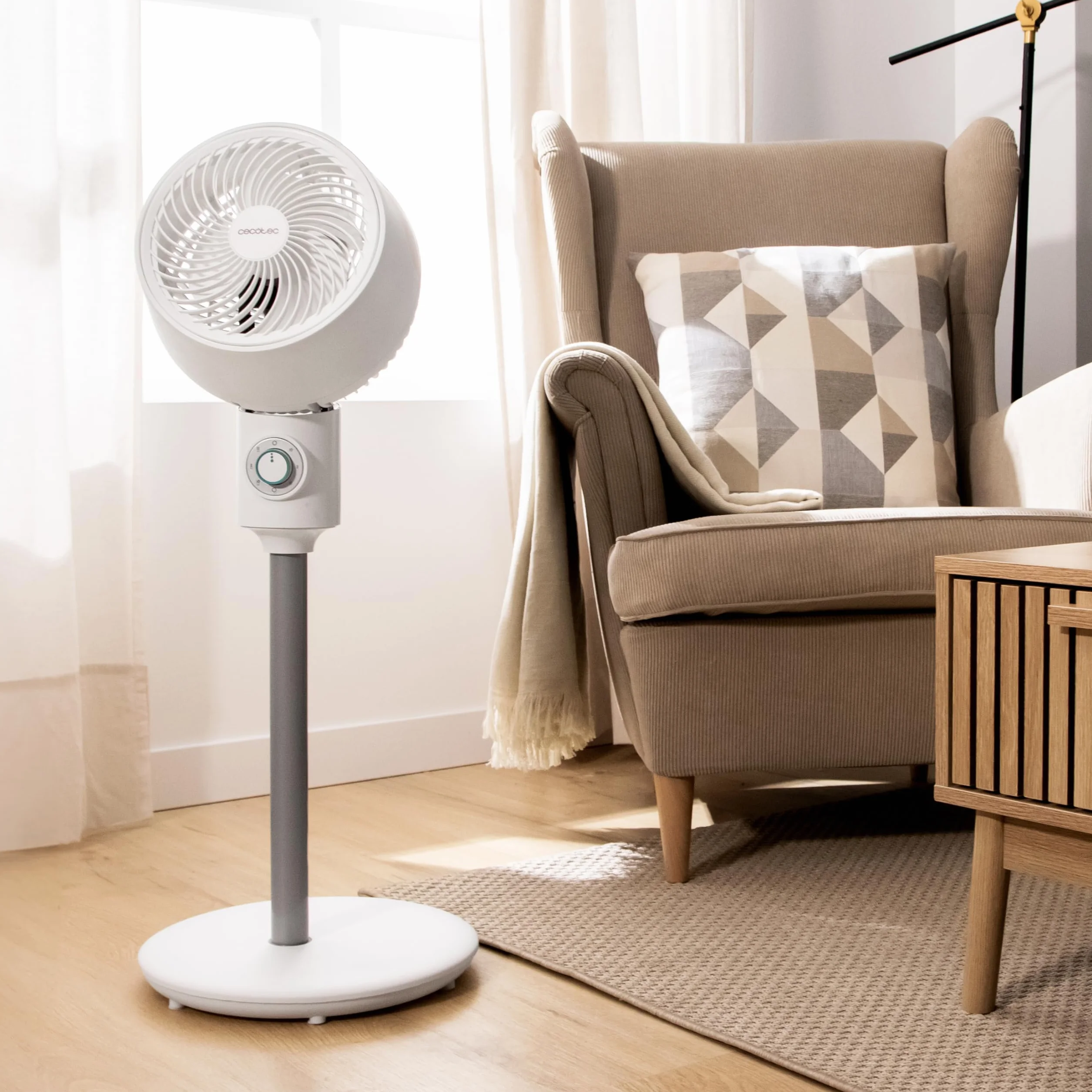 Cecotec Wentylator stojący EnergySilence 1000 Cyclone Smart z pilotem zdalnego sterowania. 60W, średnica 9", automatyczna oscylacja, timer 7h, sterowanie dotykowe