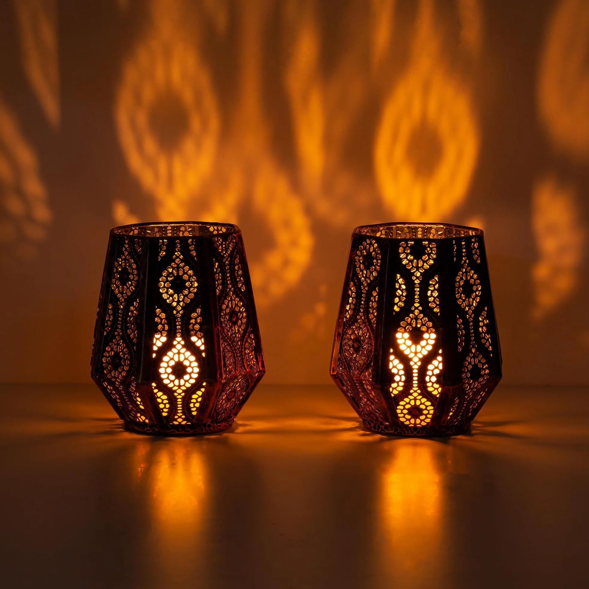 Romadedi Orientalna latarnia - zestaw 2 sztuki, brązowa, orientalny świecznik metalowy, dekoracja do świec stojących, świeczki typu tealight, świeczki do salonu, dekoracja stołu, łazienka, sypialnia
