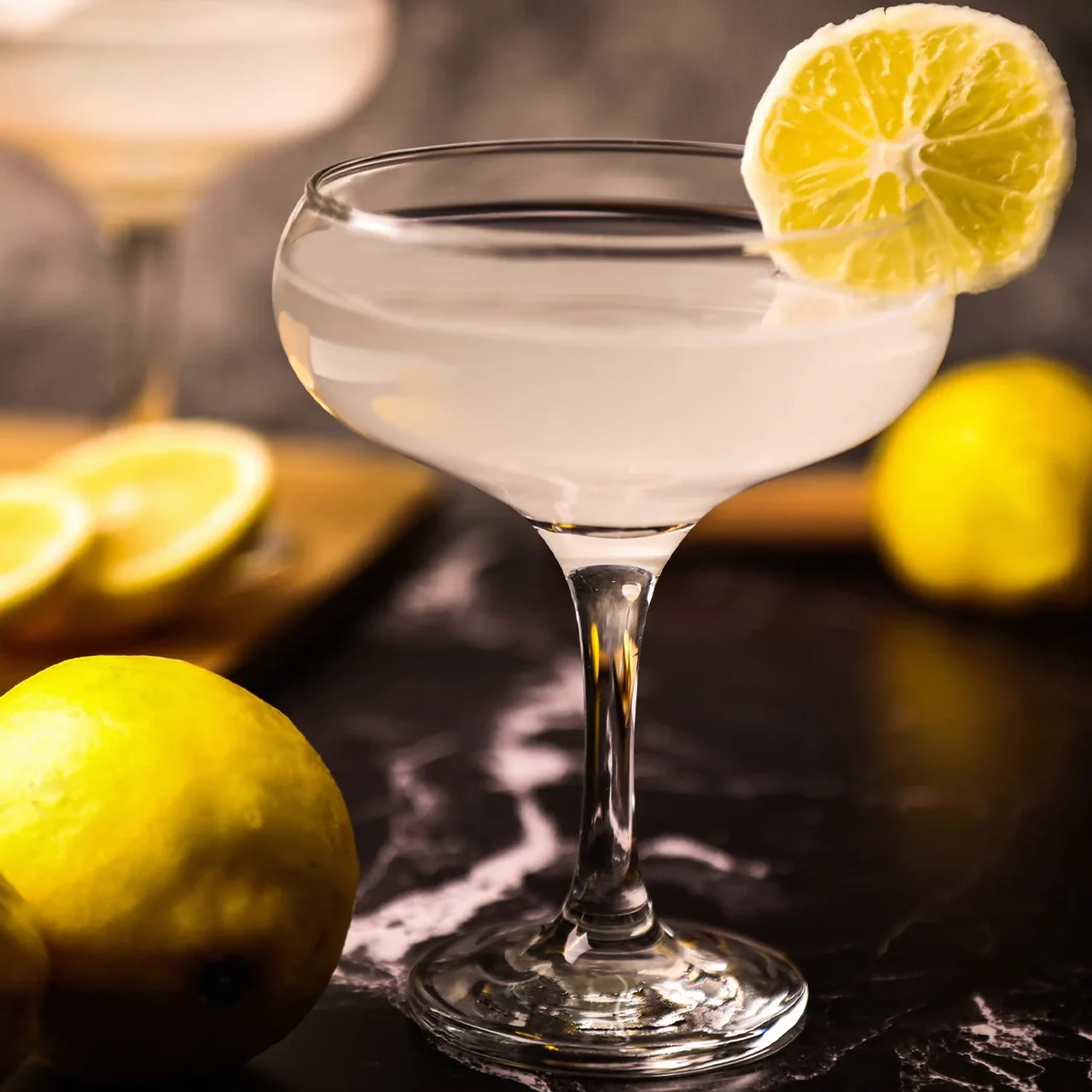 Zestaw 6 szklanek Martini 270 ml, szklanki coupe, długi trzonek