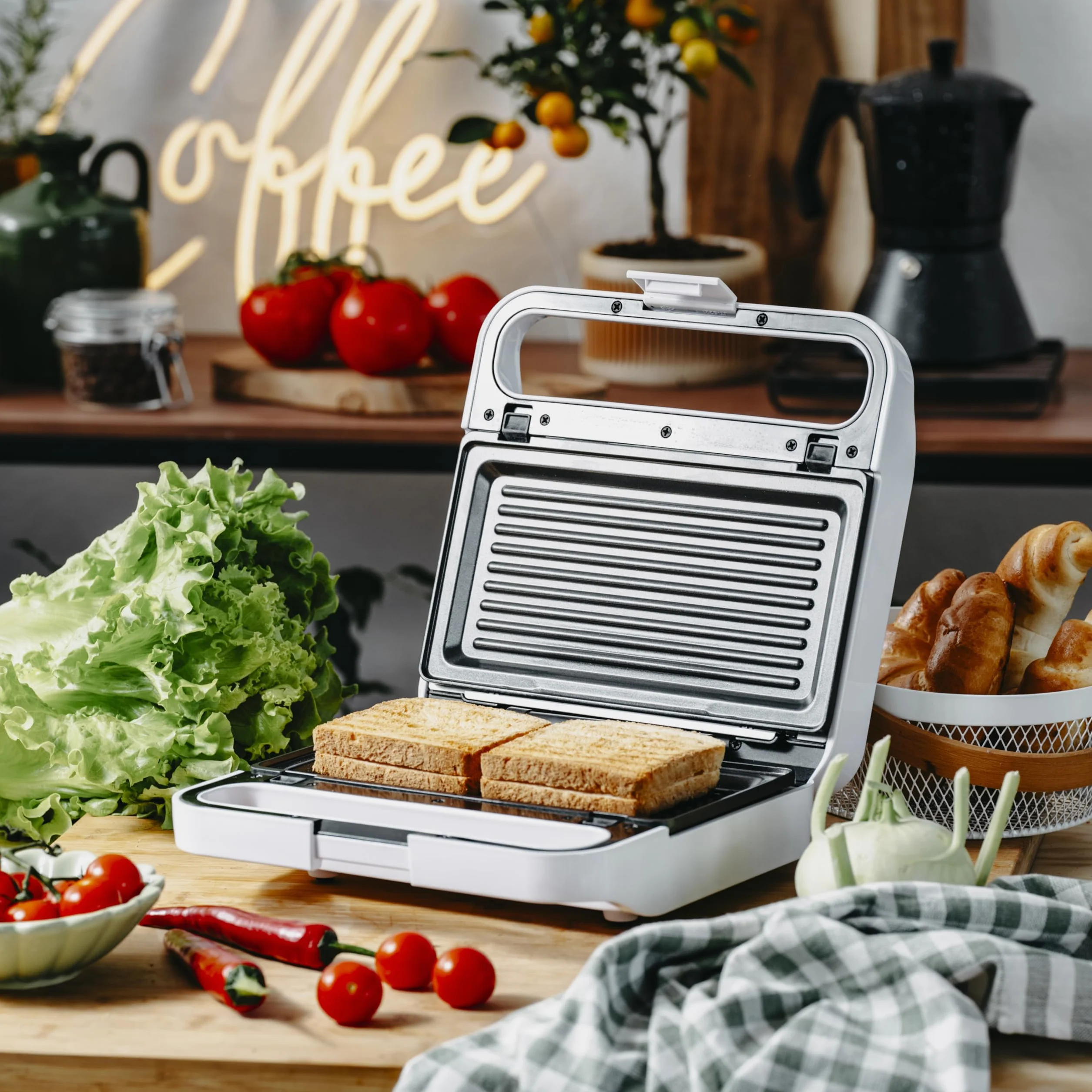 ADLER EUROPE Opiekacz do kanapek 2w1, Kanapki Panini, Tosty, Grill, Wymienne płyty, Breakfast maker, Moc max 1100W